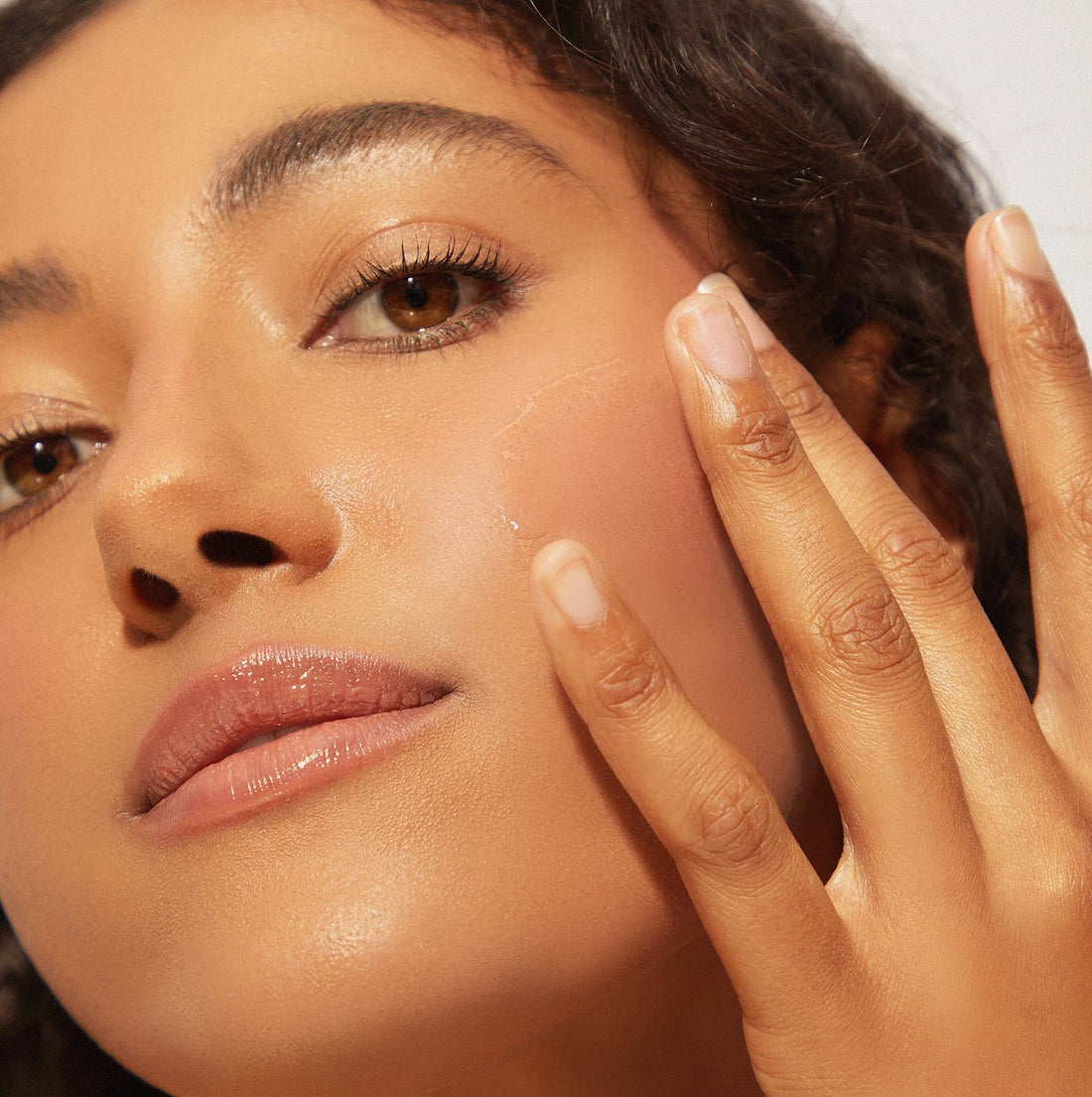 Unveiling the Magic of Vitamin E: Can It Truly Face Dark Spots? - Dermii